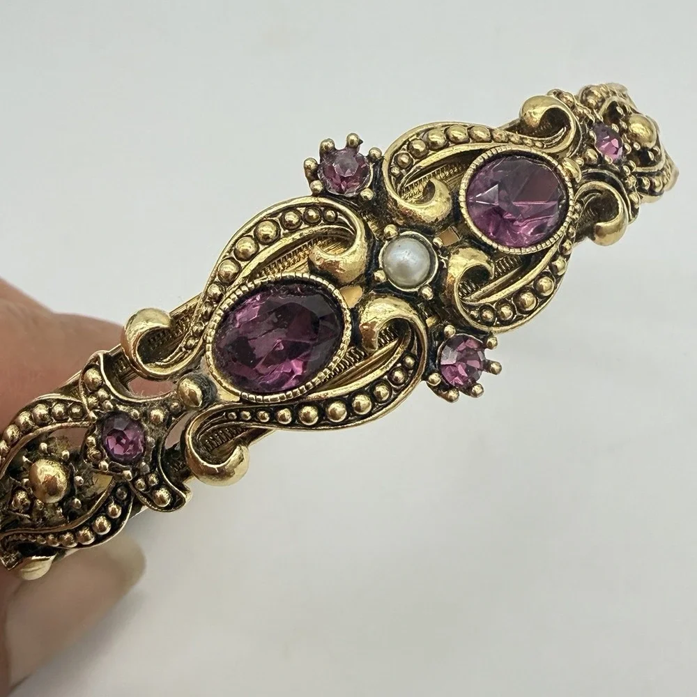 Vintage Avon 1974 Queensbury Victorian Purple Amethyst Glass Hinged Bracelet 7